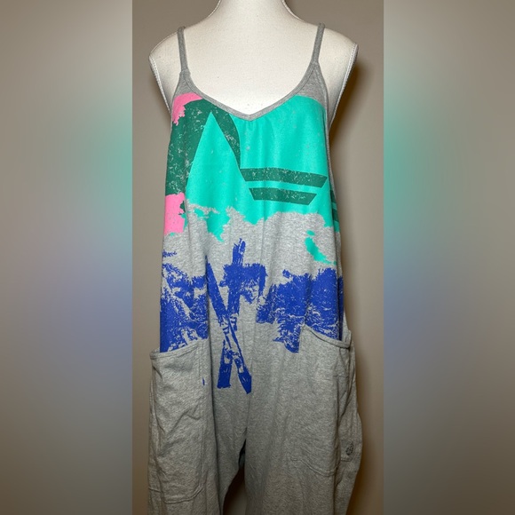 FP Movement Hot Shot Printed Onesie Small Gray Ski Graphic Jumpsuit Romper Comfy - Picture 3 of 10